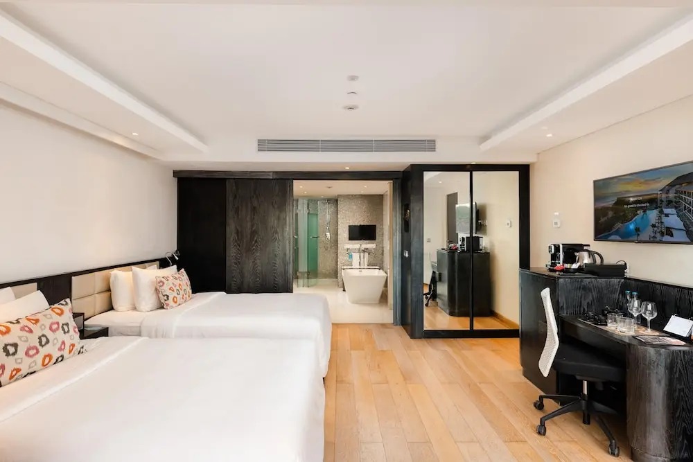 هتل دابل سیکس